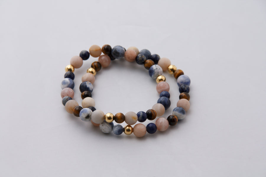 Sunstone, Blue Sodalite, and Gold Stretch Bracelet